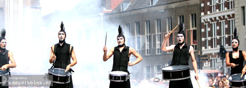 Deventer Op Stelten - 2010-07-10 - DoS Close-Act 007 - by Eddy Dibbink